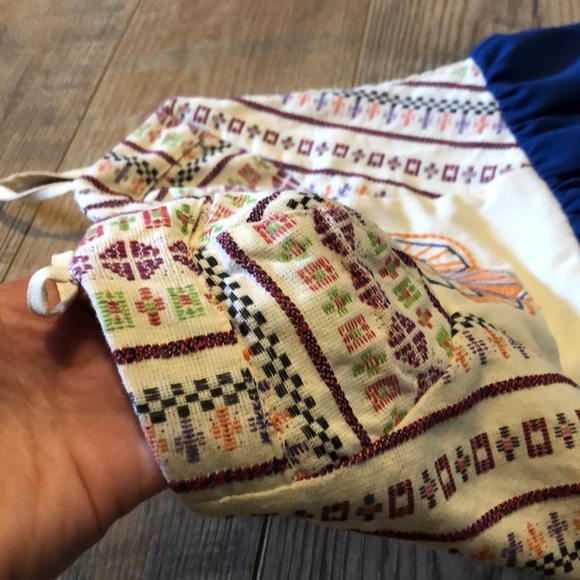 Adorable Dress with BOHO type detail - Picture 4 of 4